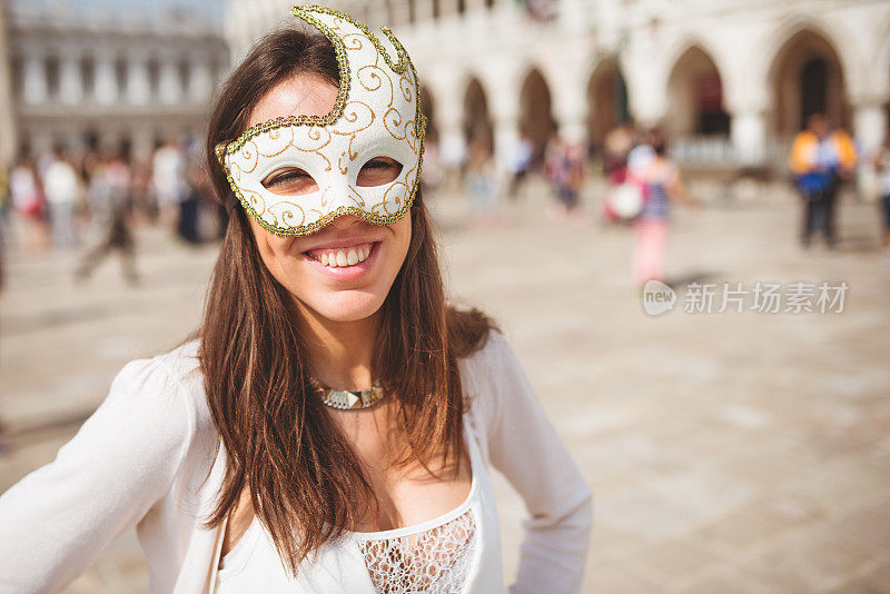 参加狂欢节的威尼斯女人