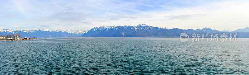 日内瓦湖和阿尔卑斯山