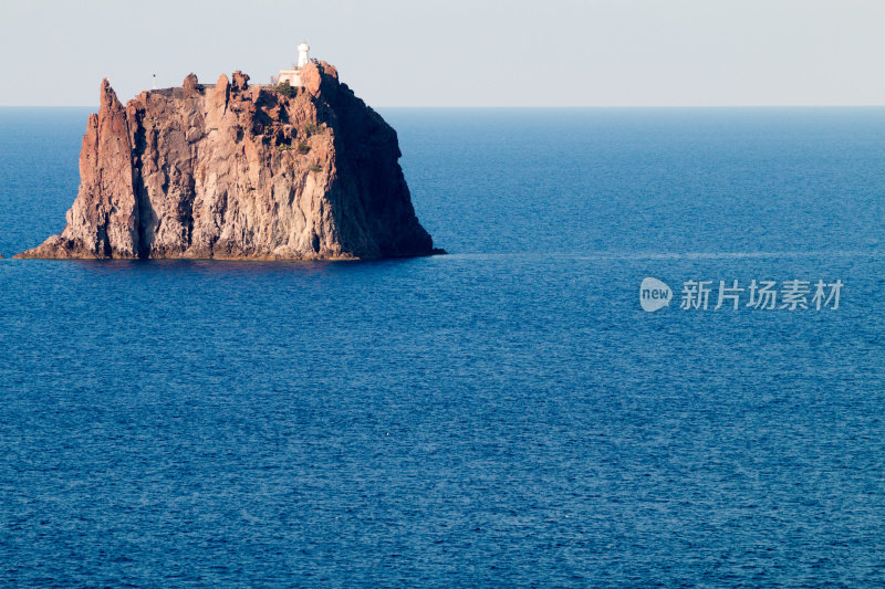 西西里岛第勒尼安海中的斯特龙博利乔灯塔