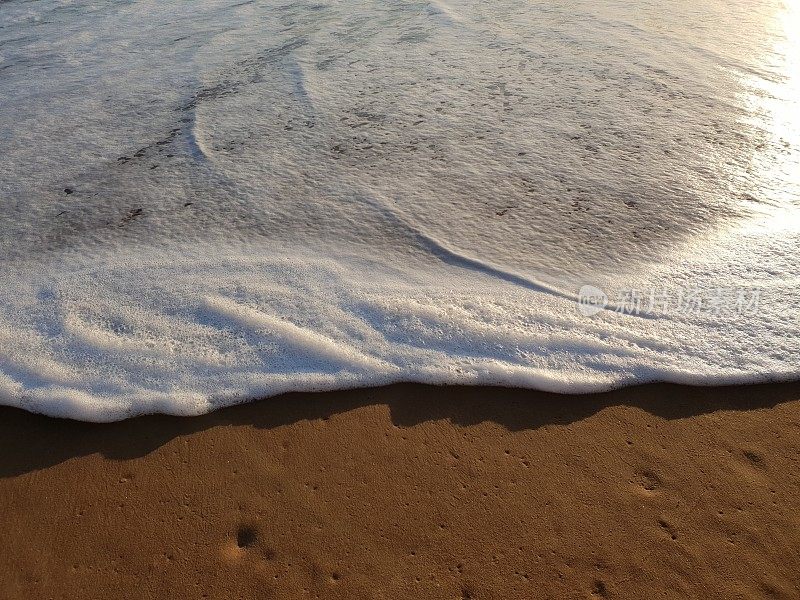 海上日出