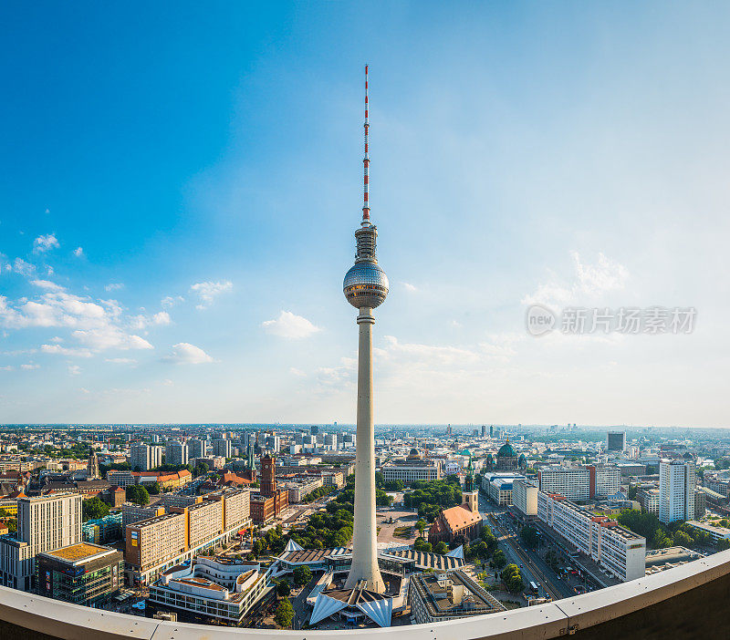 柏林Fernsehturm标志性电视塔亚历山大广场俯瞰米特地标德国