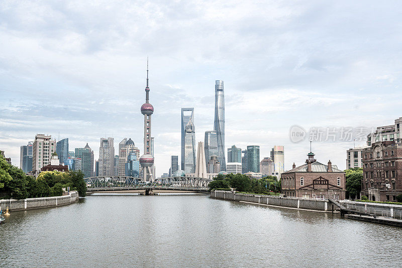 城市天际线，中国上海，与标志性建筑-股票形象