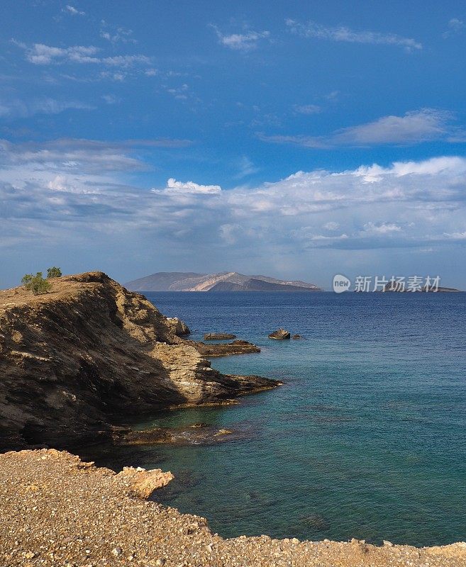 Folegandros的海岸线和云景