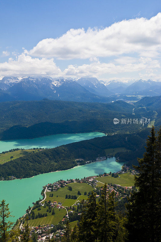 在巴伐利亚阿尔卑斯和瓦尔辰湖的鸟瞰图
