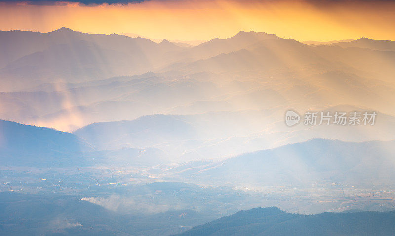 清莱和清迈自然景观，泰国北部日出美景