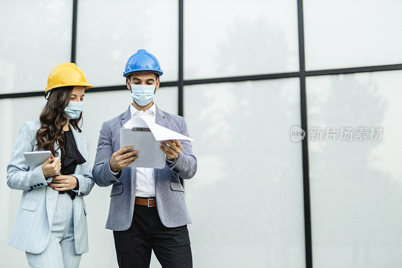 两名年轻建筑师在冠状病毒大流行期间从事新项目