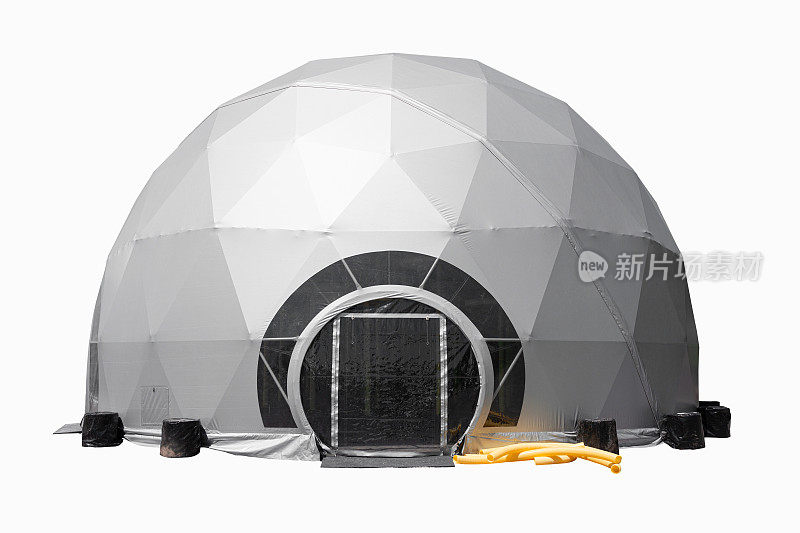 太空基地结构，白色背景上白色和深灰色的圆形塑料帐篷