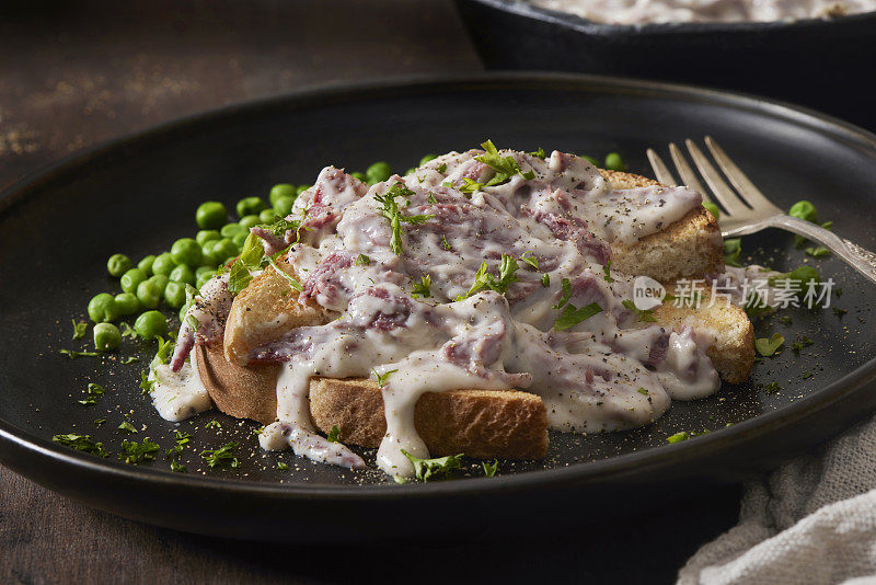 奶油牛肉片吐司