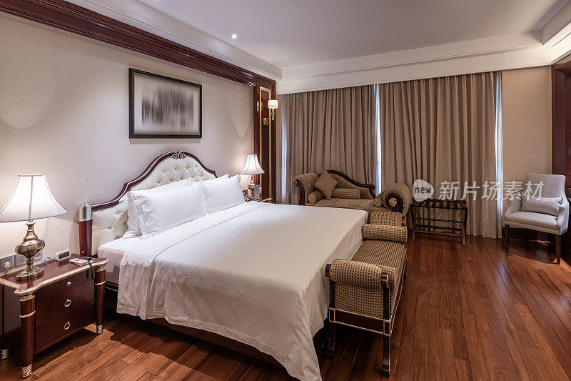 豪华宽敞的中国紫檀酒店客房