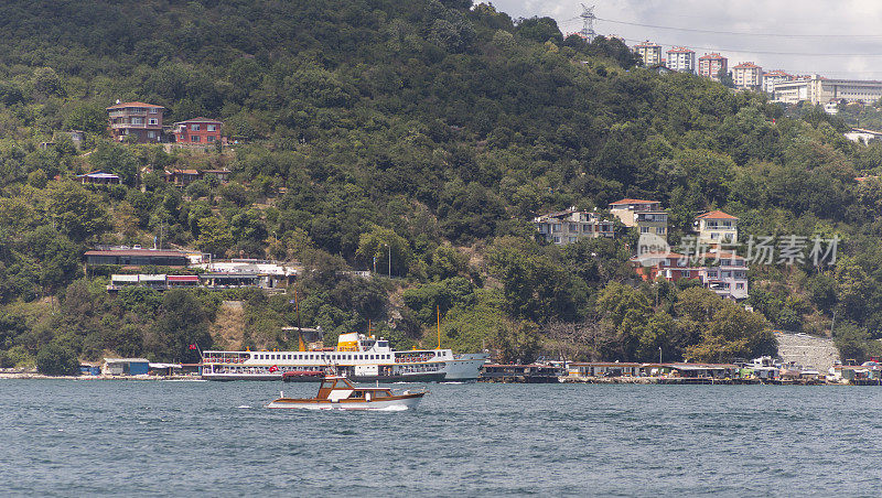 在土耳其伊斯坦布尔黑海海岸的传统海岸景观