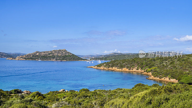 南卡普里拉岛的海滨风景