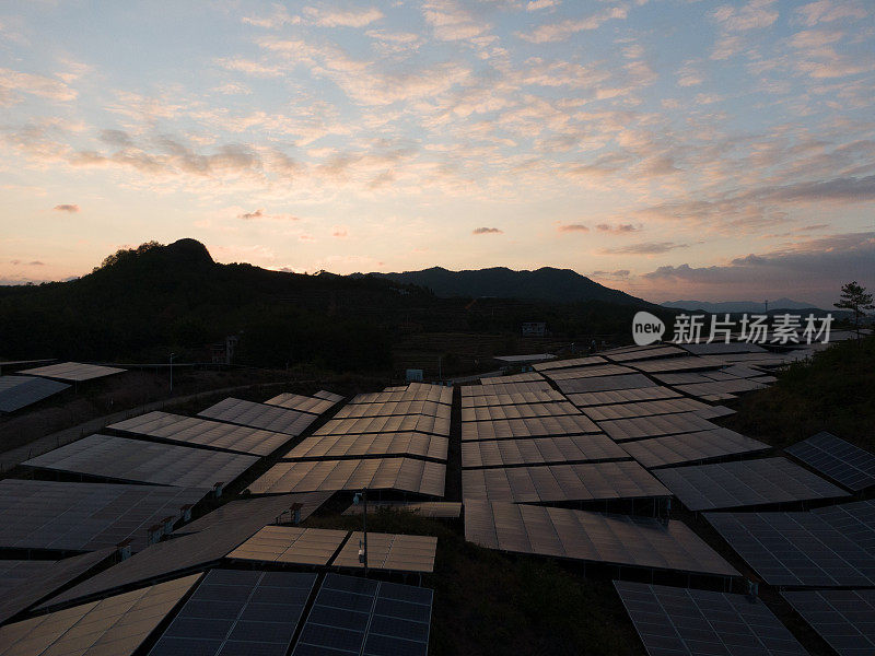 郊区太阳能发电站