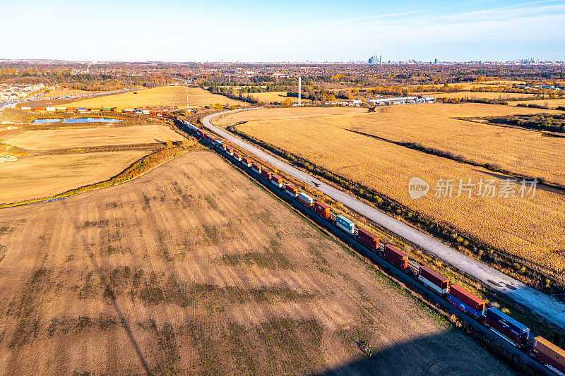 位于加拿大克莱因堡的加拿大太平洋高速公路沃恩多式联运码头