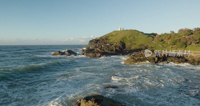 新南威尔士州锚点灯塔处的海浪破碎