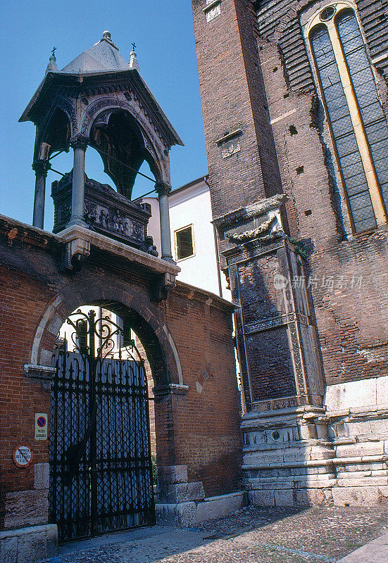 1989年旧正片扫描，大教堂外圣安娜斯塔西娅，维罗纳，意大利