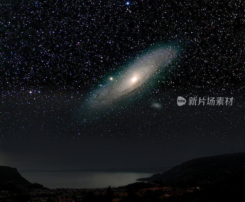 仙女座星系的夜景。