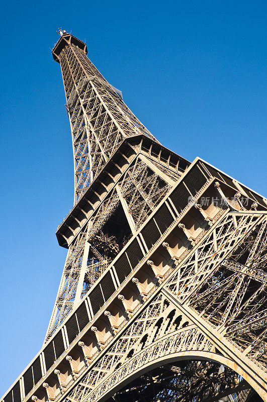 法国巴黎的埃菲尔铁塔。