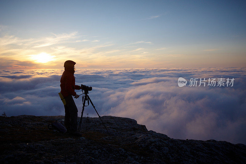 摄影师在山