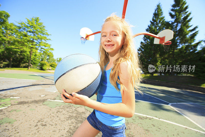篮球-金发女孩