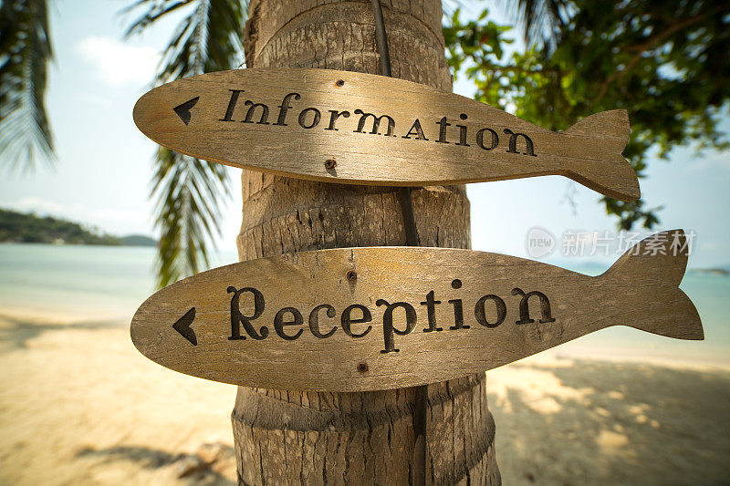 热带海滩旅游度假区的信息和接待标志