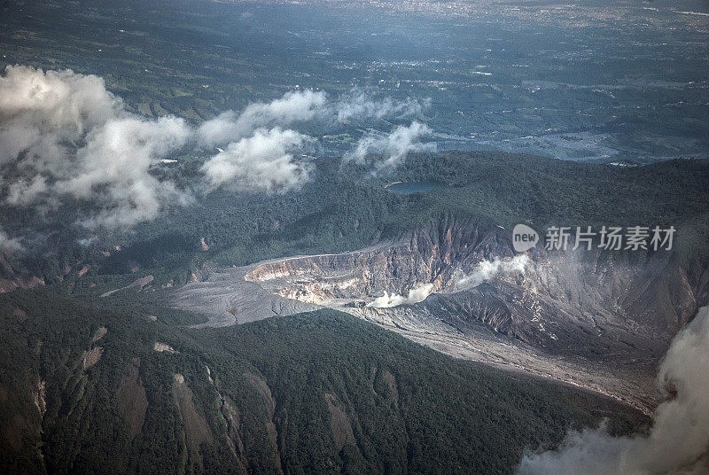 Poas火山鸟瞰图