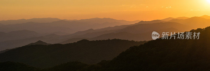 日落时分的阿巴拉契亚山脉