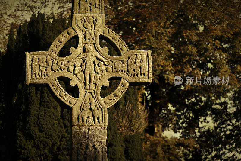 Monasterboice的高十字