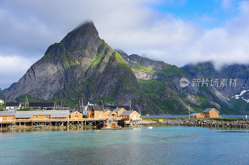 挪威，挪威罗浮敦群岛的日落风景