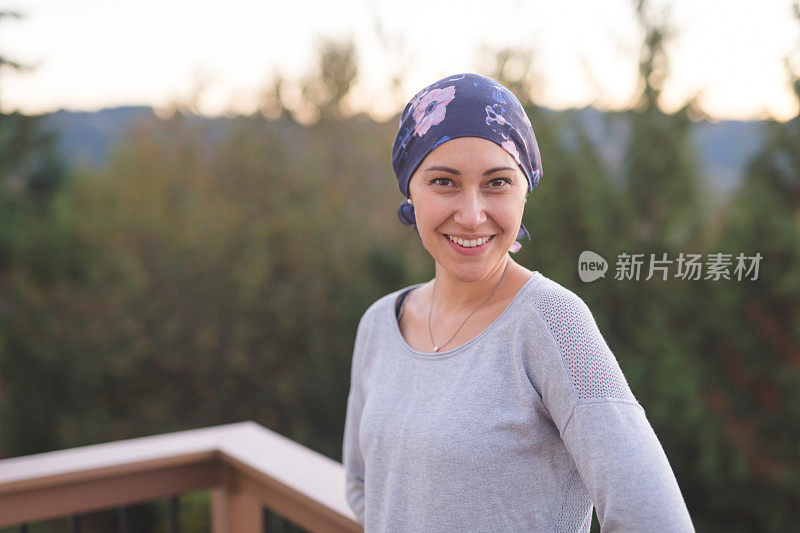 一个与癌症作斗争的美丽女人的肖像