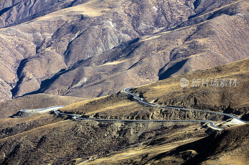 西藏的山路