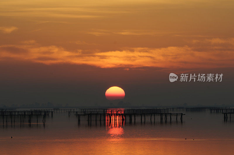 波河三角洲的日落