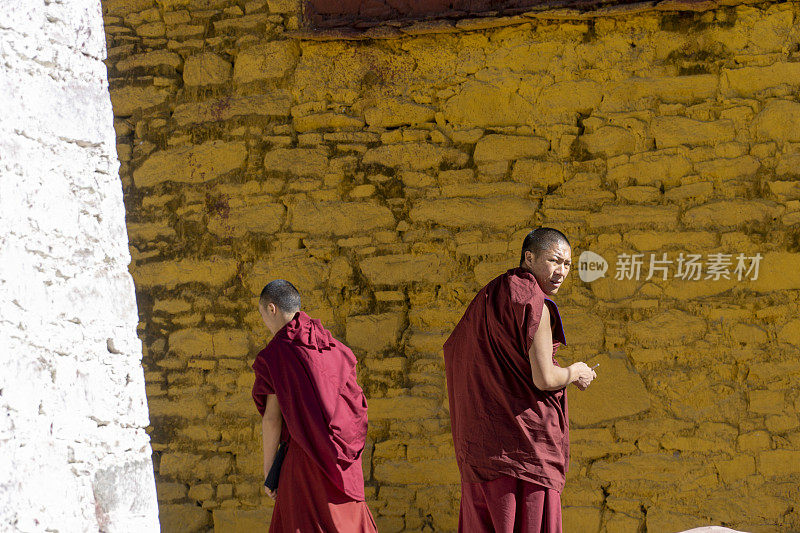 2019年6月22日，中国西藏拉萨市城关区，色拉寺的和尚们正在进行辩论练习