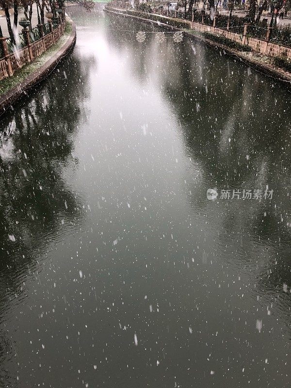 雪在冬天