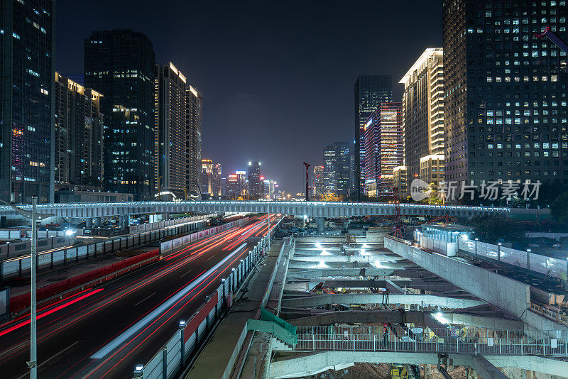 深圳地铁夜间施工现场