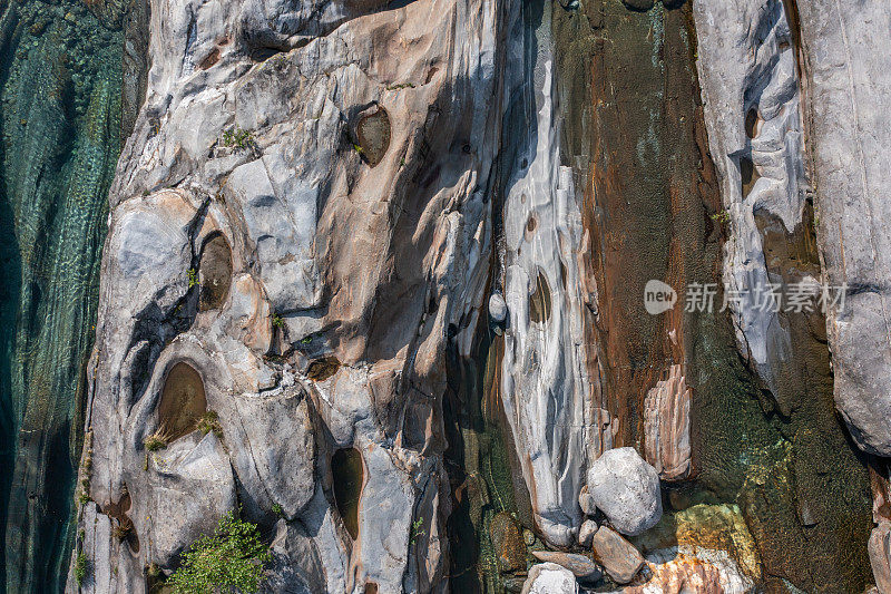 无人机俯视图韦尔扎斯卡河和岩层，提契诺