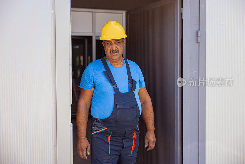 印度建筑工人正在休息