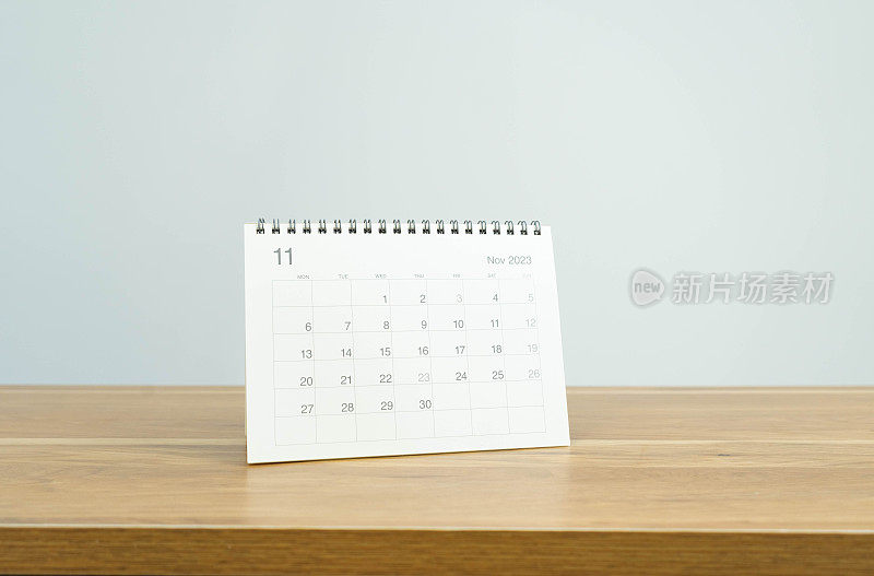 2023年11月日历页白色背景。日历背景提醒，业务计划，约会会议和事件。