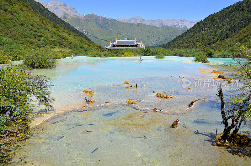 黄龙风景区的壮丽景色