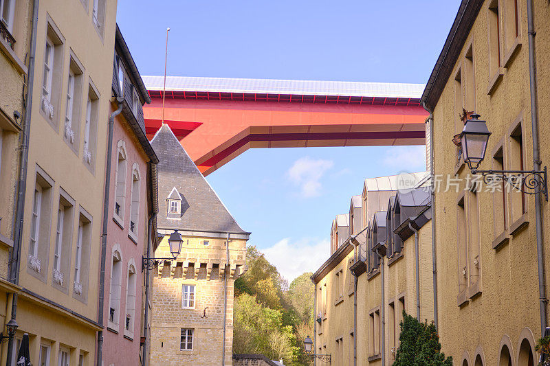 从卢森堡市中心看红桥