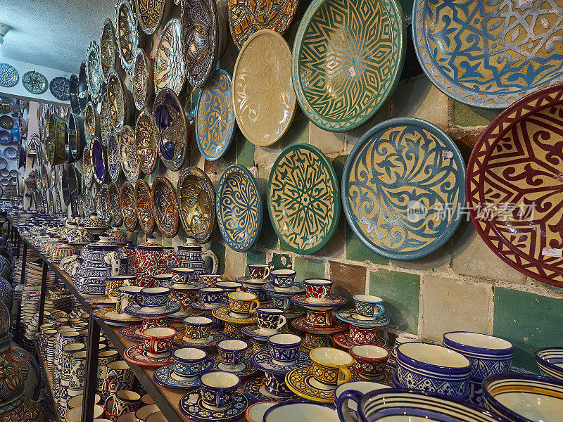 阿拉伯风格的用粘土制成的手工陶瓷。