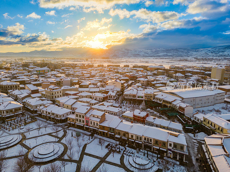 下雪的科帕拉扎集市