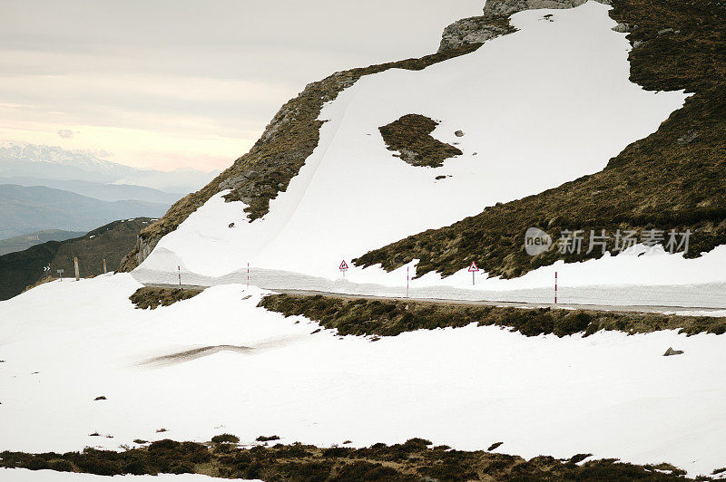 山口路有雪