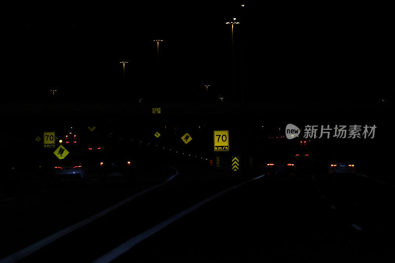 安大略夜间公路标志