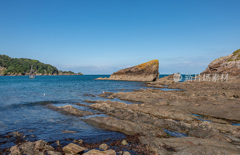 库姆马丁的岩石海岸线