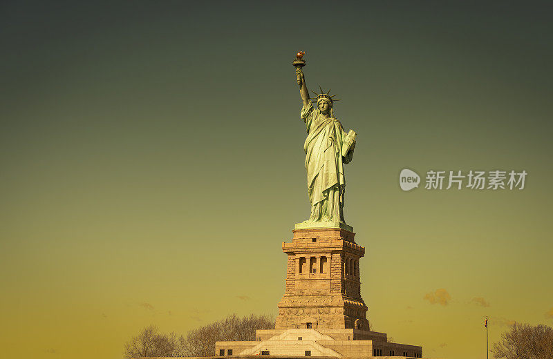 自由岛上的自由女神像