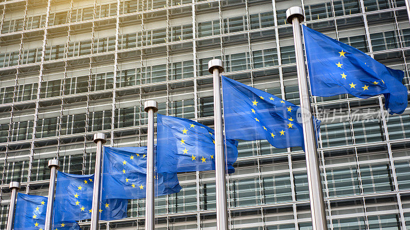 Berlaymont酒店前悬挂着欧盟旗帜