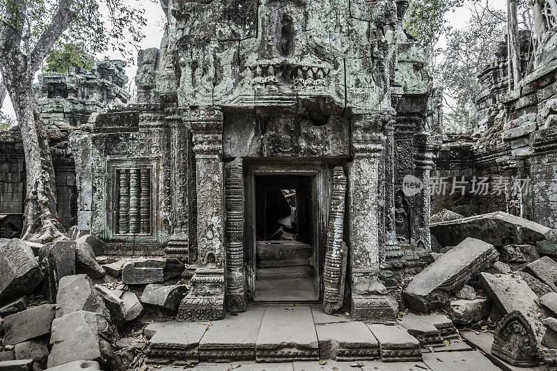 柬埔寨吴哥窟遗址塔普罗姆寺建筑群