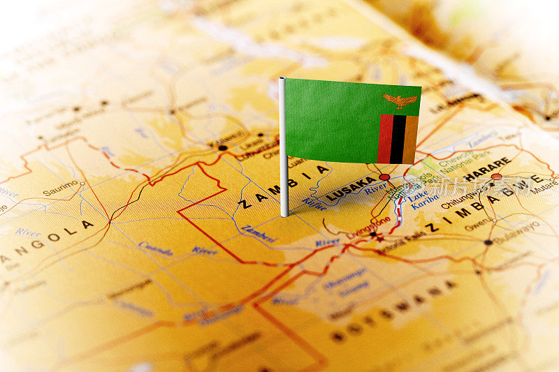 赞比亚在地图上用旗帜别住