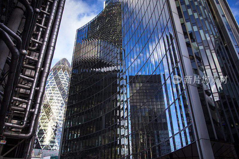 伦敦金融区办公室的阳光