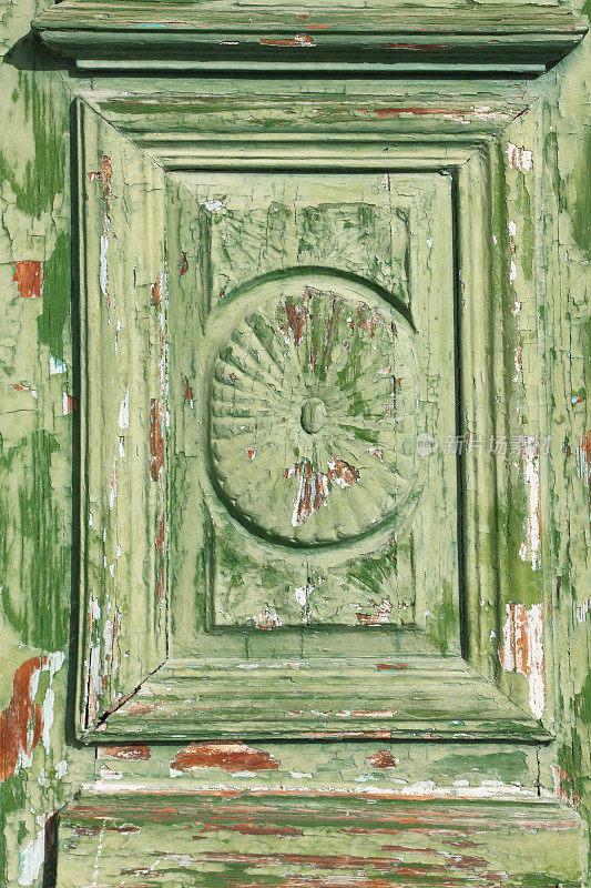 绿色风化的历史门与帕福斯塞浦路斯雕刻